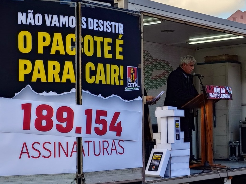 esta é um fotogra fia de alallalaa 